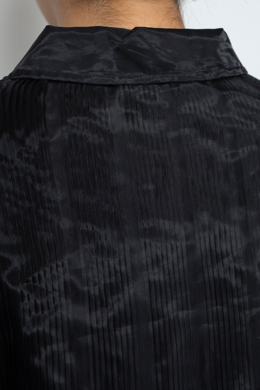 petal tops black