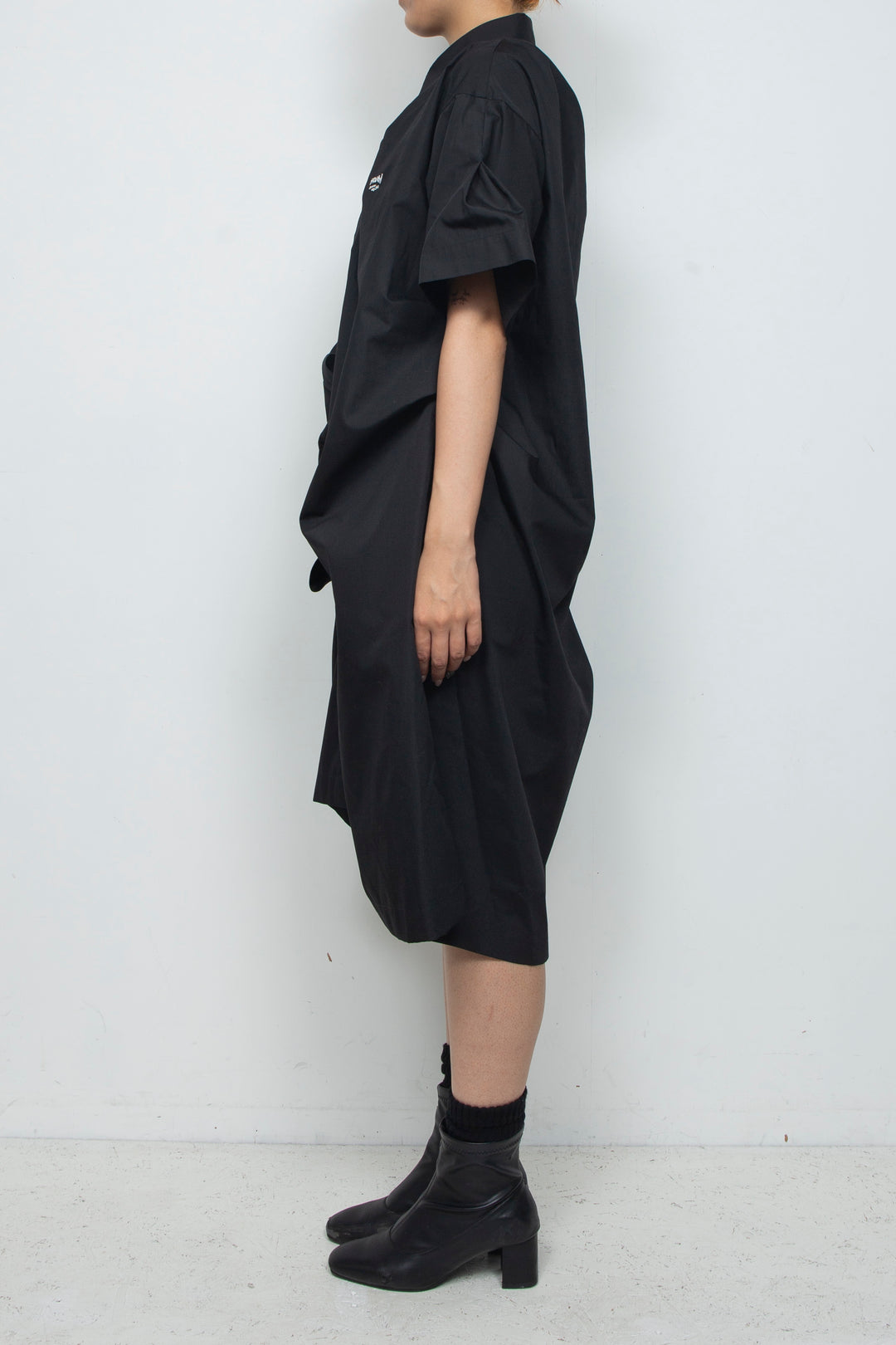 sign dress black