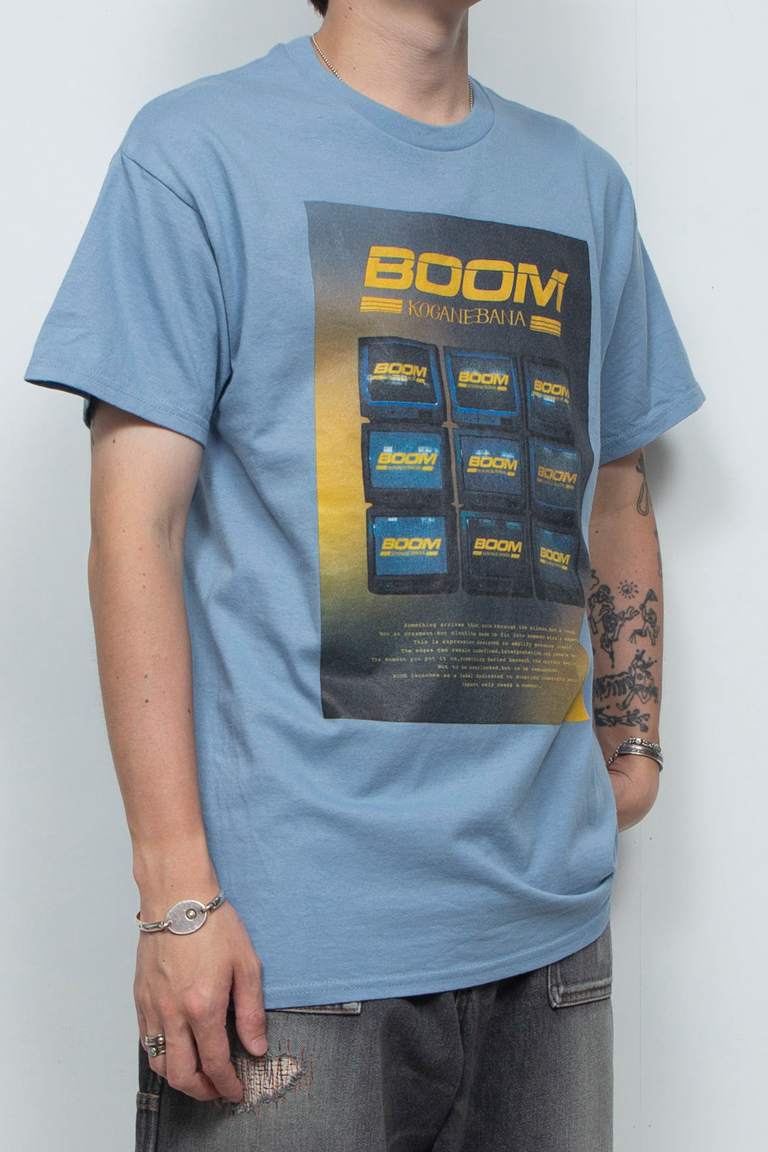 "BOOM KOGANEBANA" T-shirt STONE BLUE