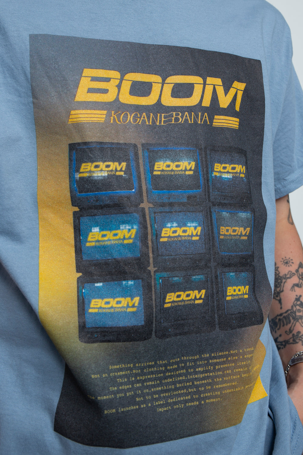 "BOOM KOGANEBANA" T-shirt STONE BLUE