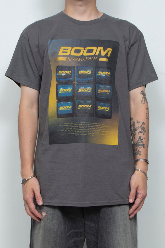 "BOOM KOGANEBANA" T-shirt CHARCOAL