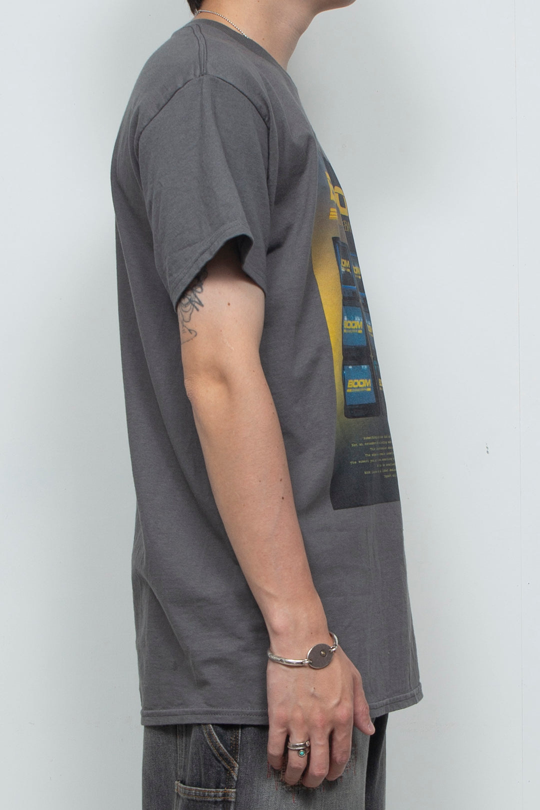 "BOOM KOGANEBANA" T-shirt CHARCOAL