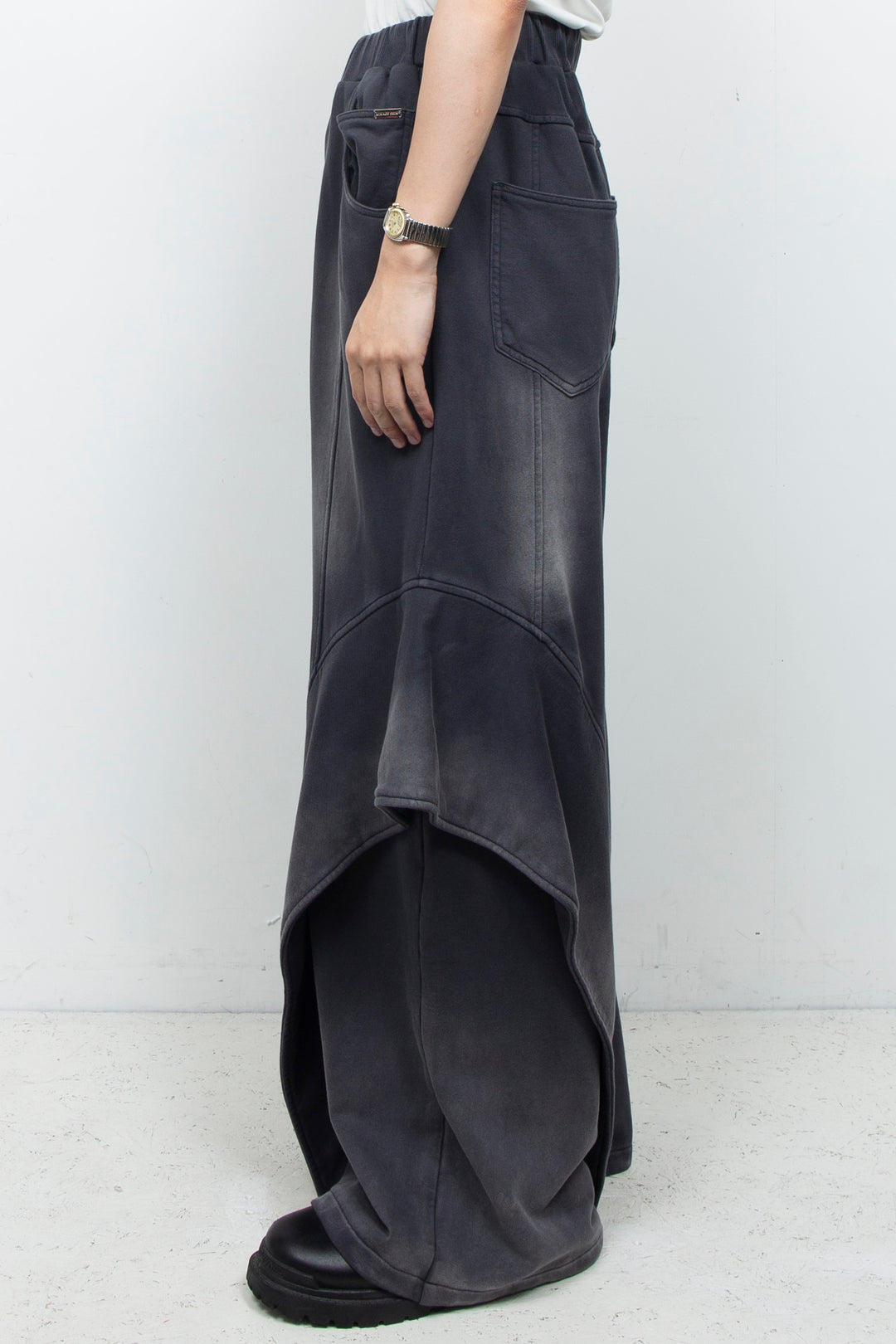 Angel Fin Layer Sweatpants Charcoal