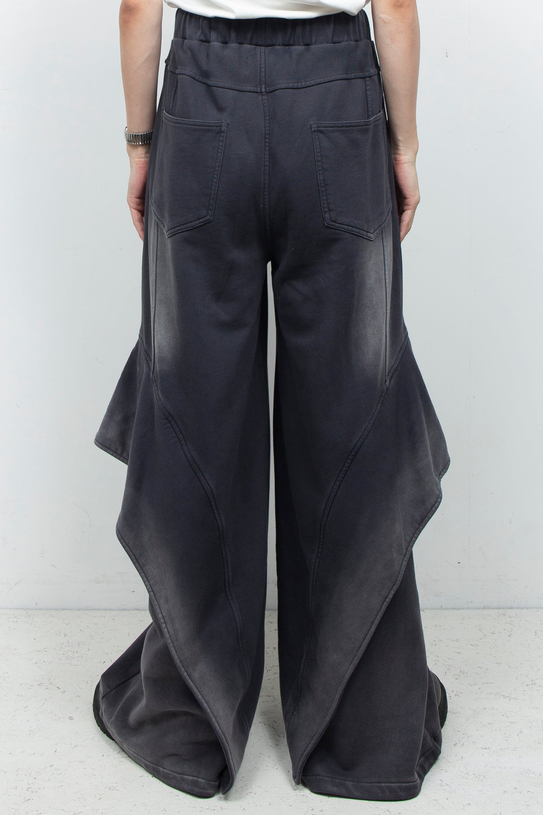 Angel Fin Layer Sweatpants Charcoal