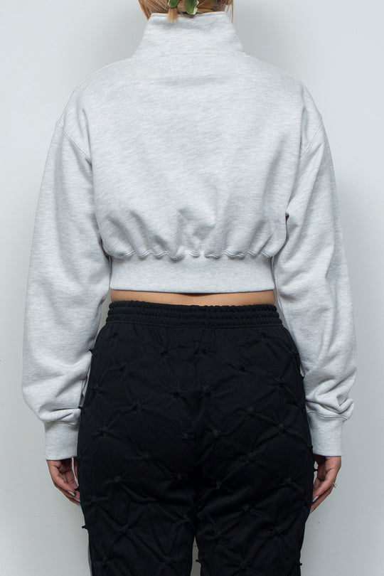 CROPPED HALF-ZIP "MAIN CHARACTER" SWEAT GRAY