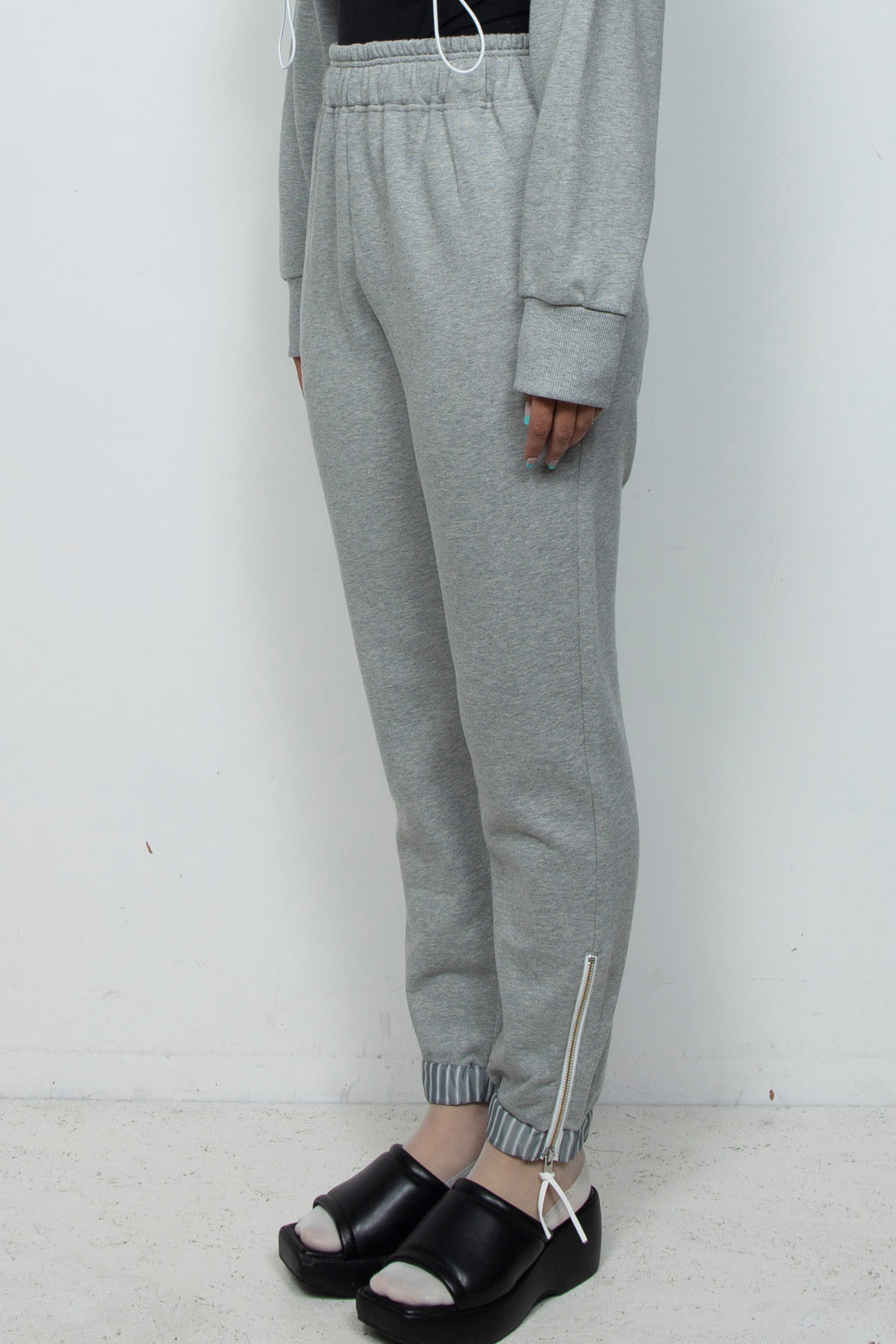 260215 PANTS GRAY