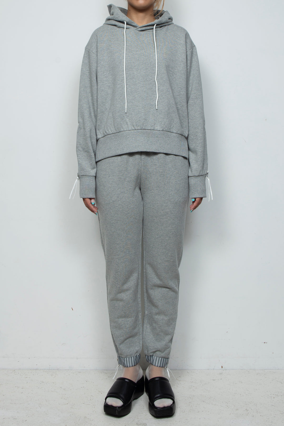 260214 PARKA GRAY