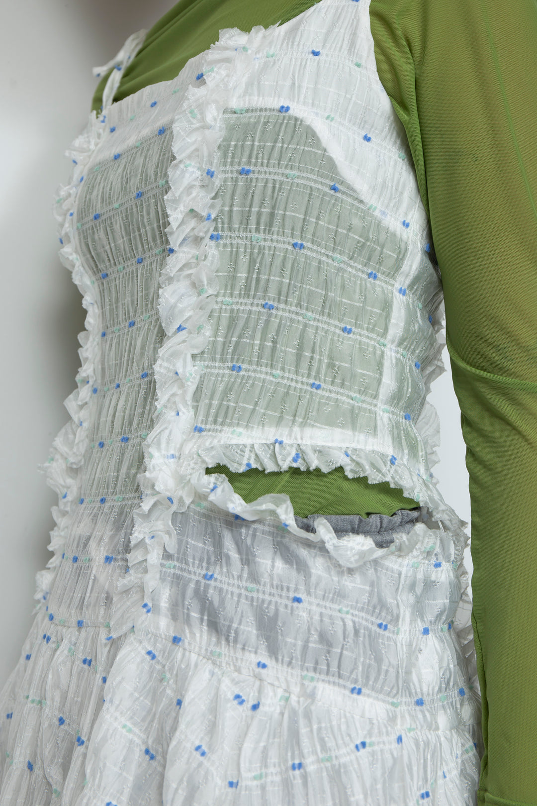 GRNTB021 White
