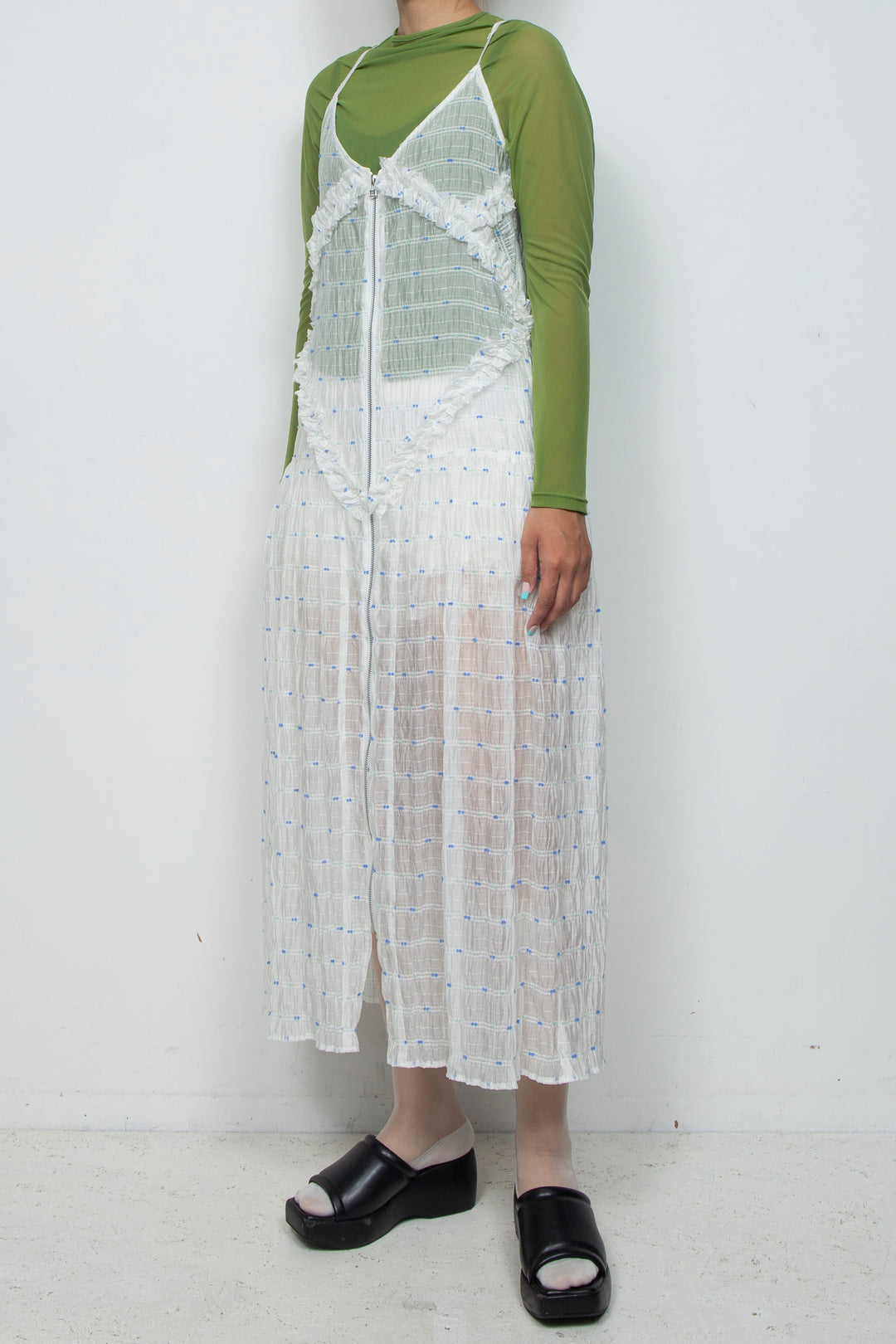 GRNTO016 White