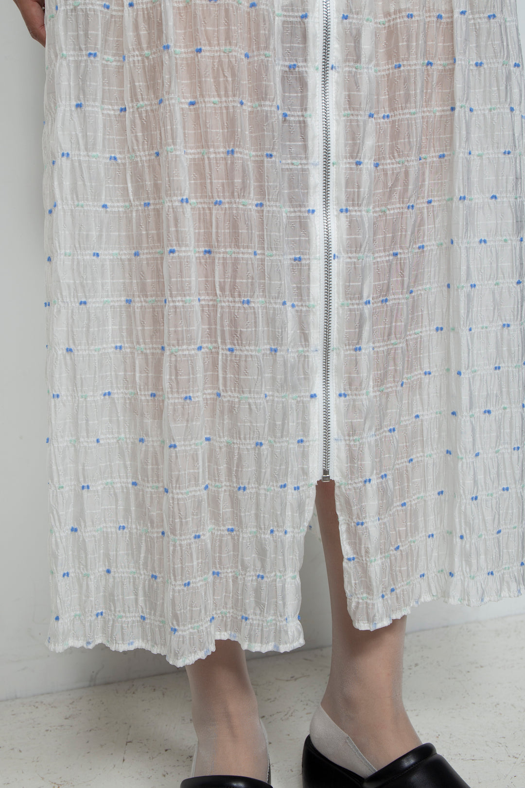GRNTO016 White