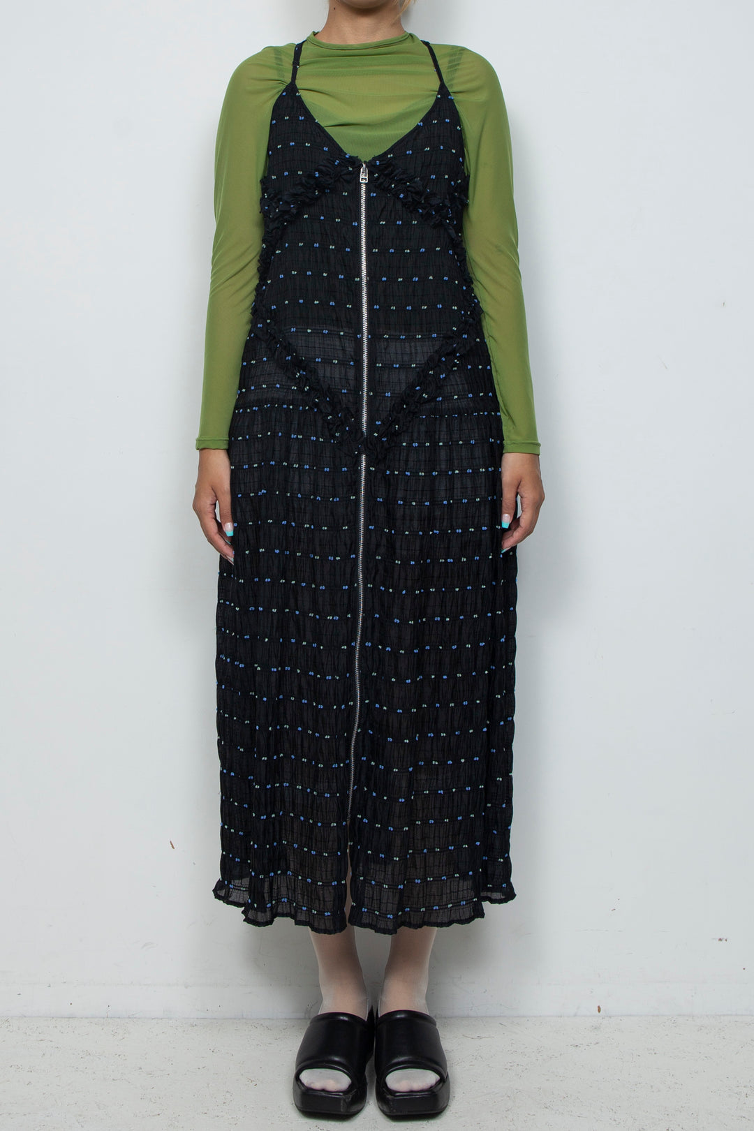 GRNTO016 Black