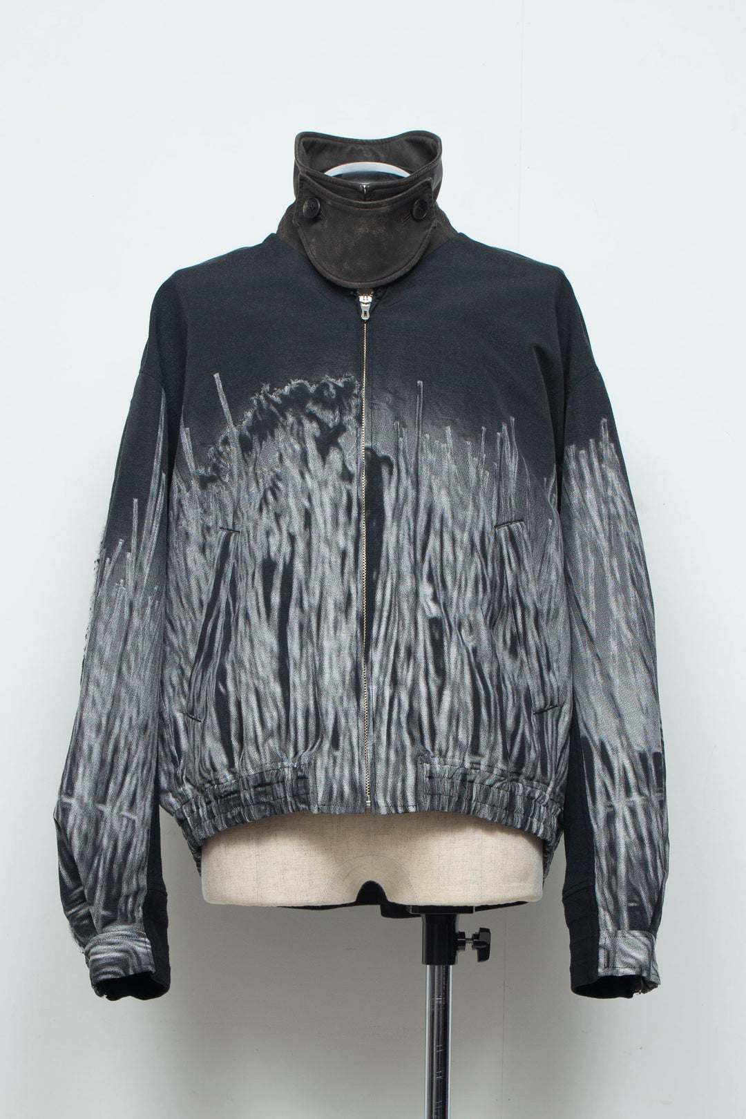 LB26AW-JK10-JQD BLACK and WHITE