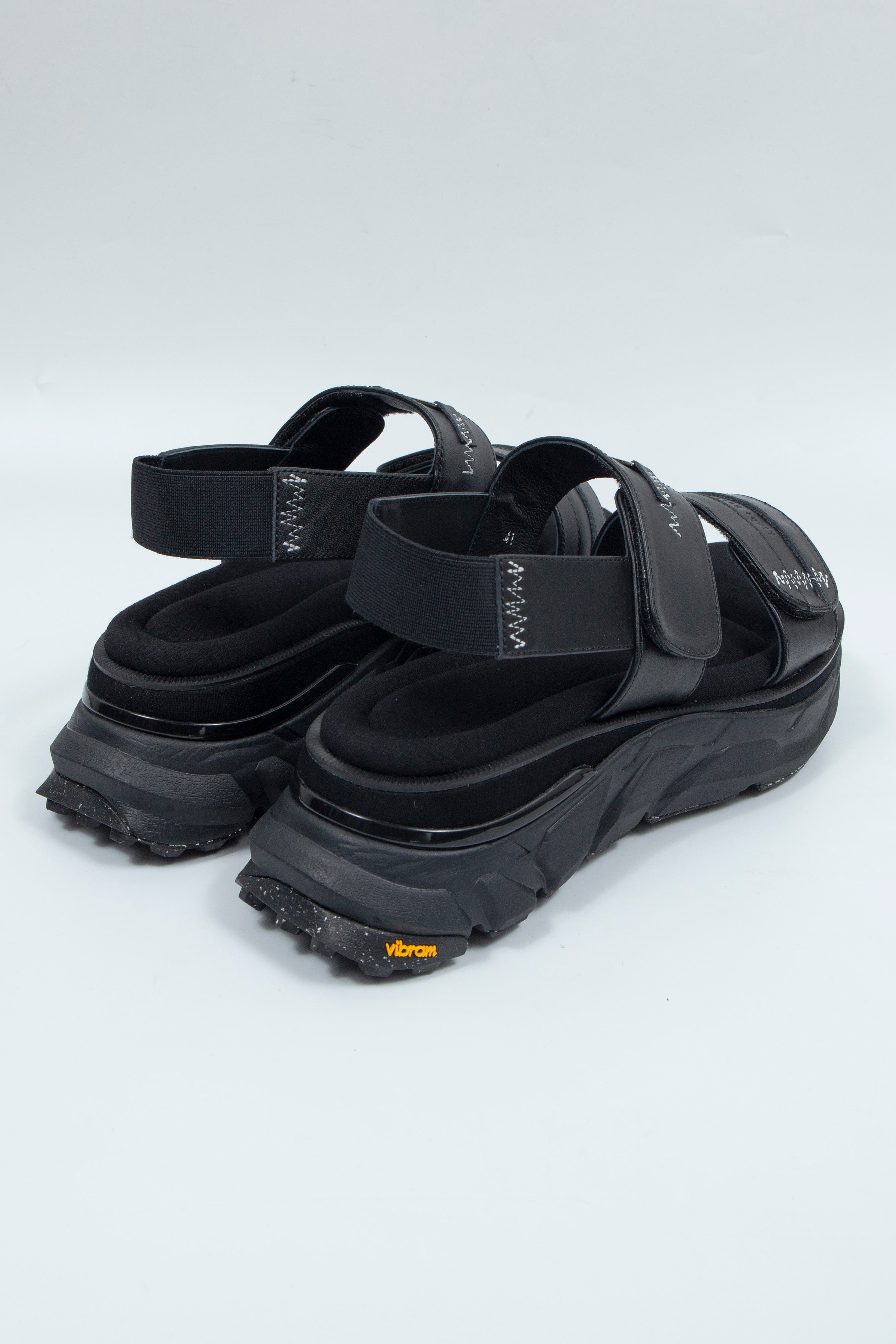 STITCH WORK DOCKING LEATHER SANDALS Licht Bestreben（リヒト
