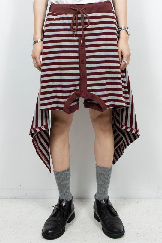 Striped deconstruction loose shorts