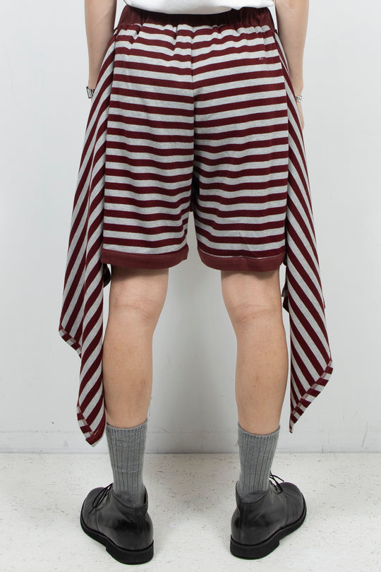 Striped deconstruction loose shorts