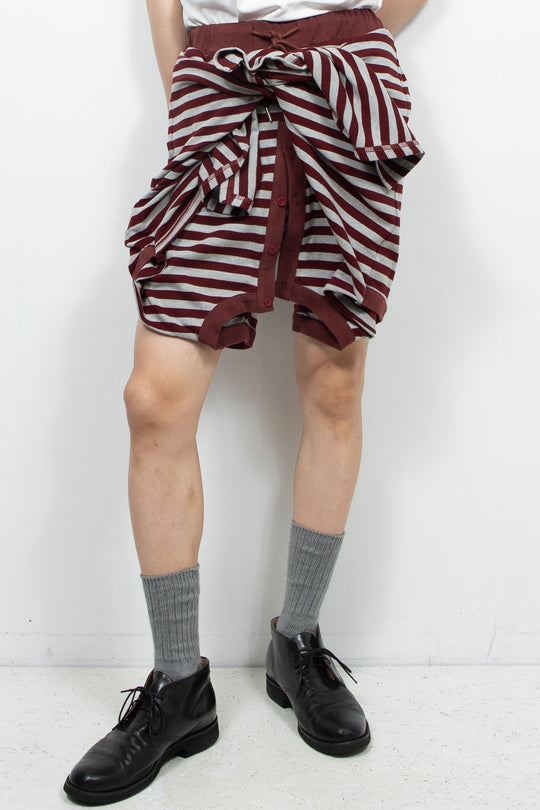 Striped deconstruction loose shorts