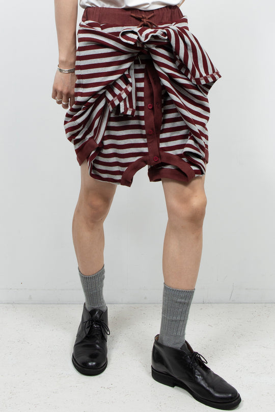Striped deconstruction loose shorts