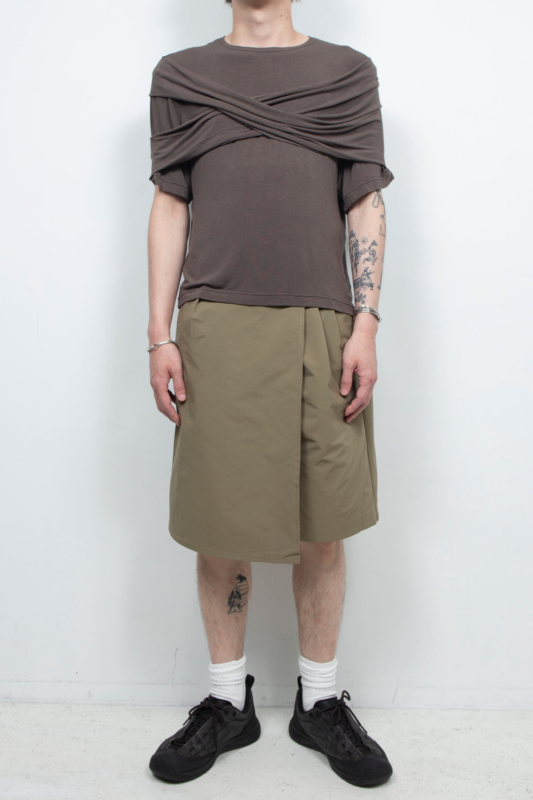 Two tone cross elastic top Gray