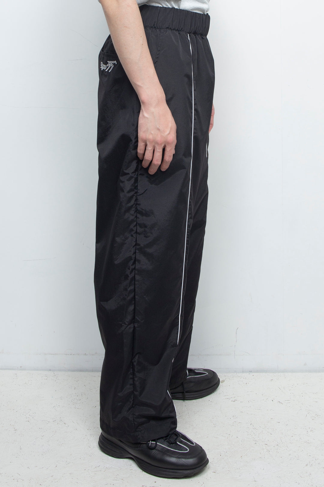 RAW LOVE NTLON PANTS BLACK