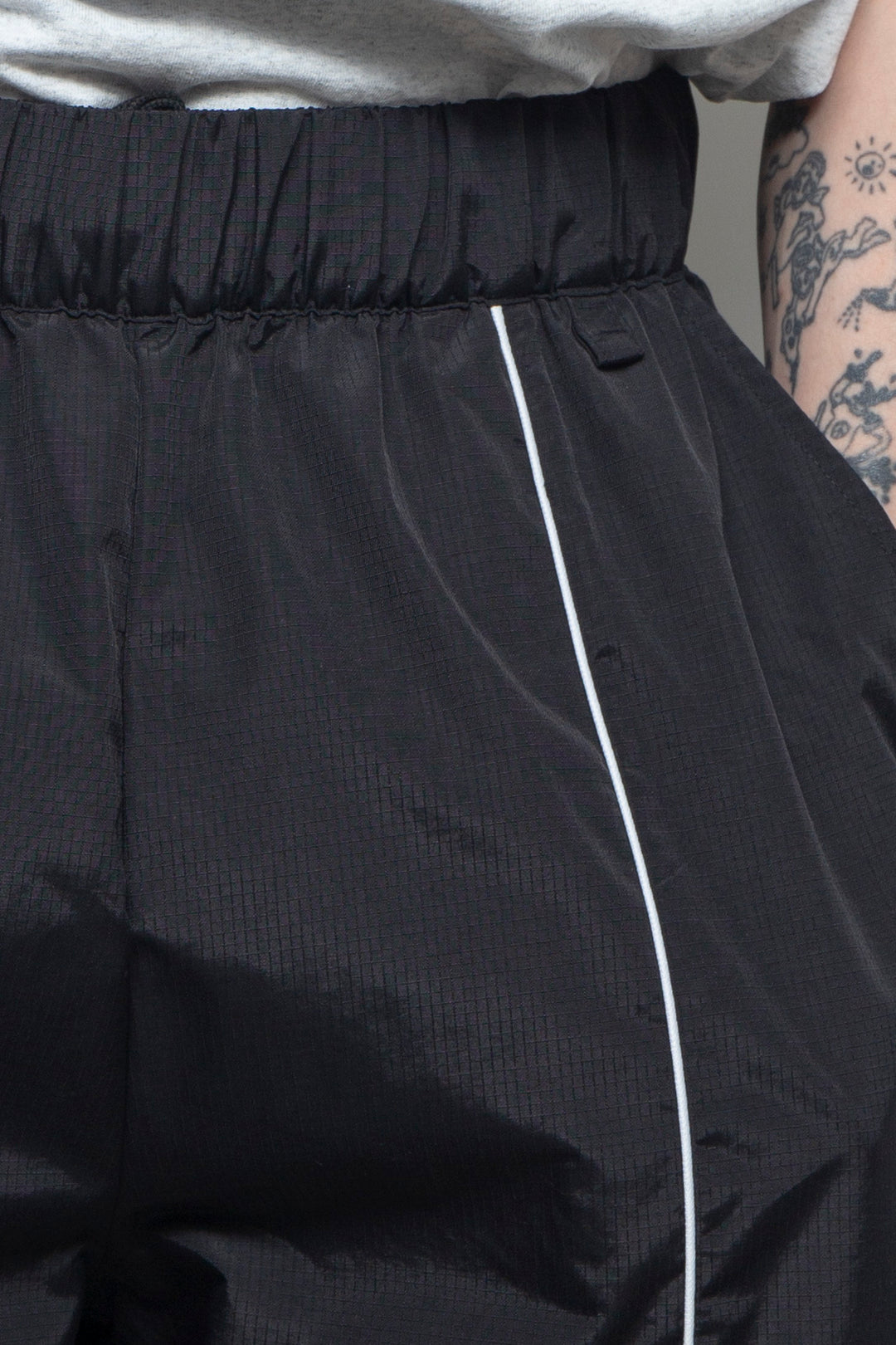 RAW LOVE NTLON PANTS BLACK
