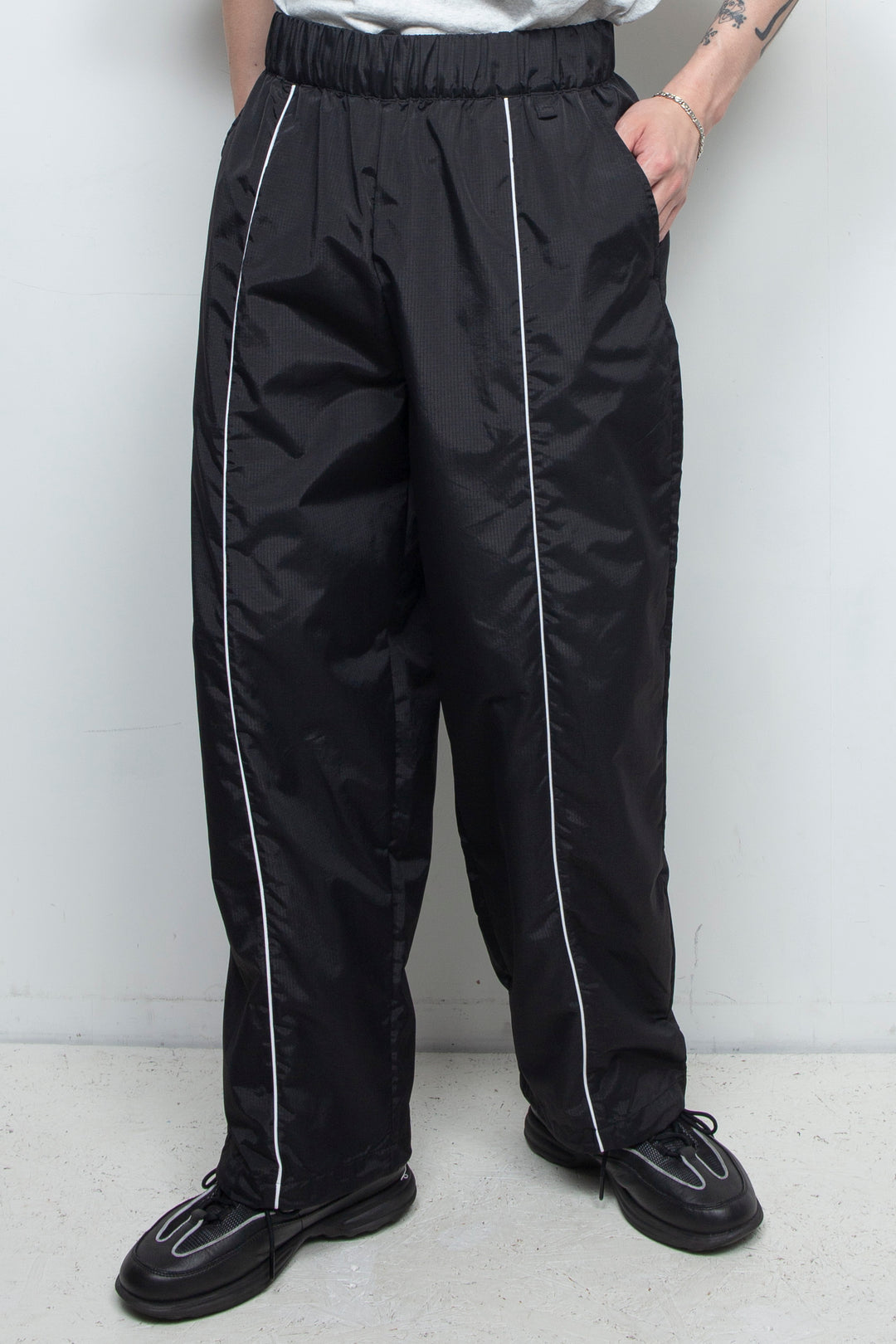 RAW LOVE NTLON PANTS BLACK