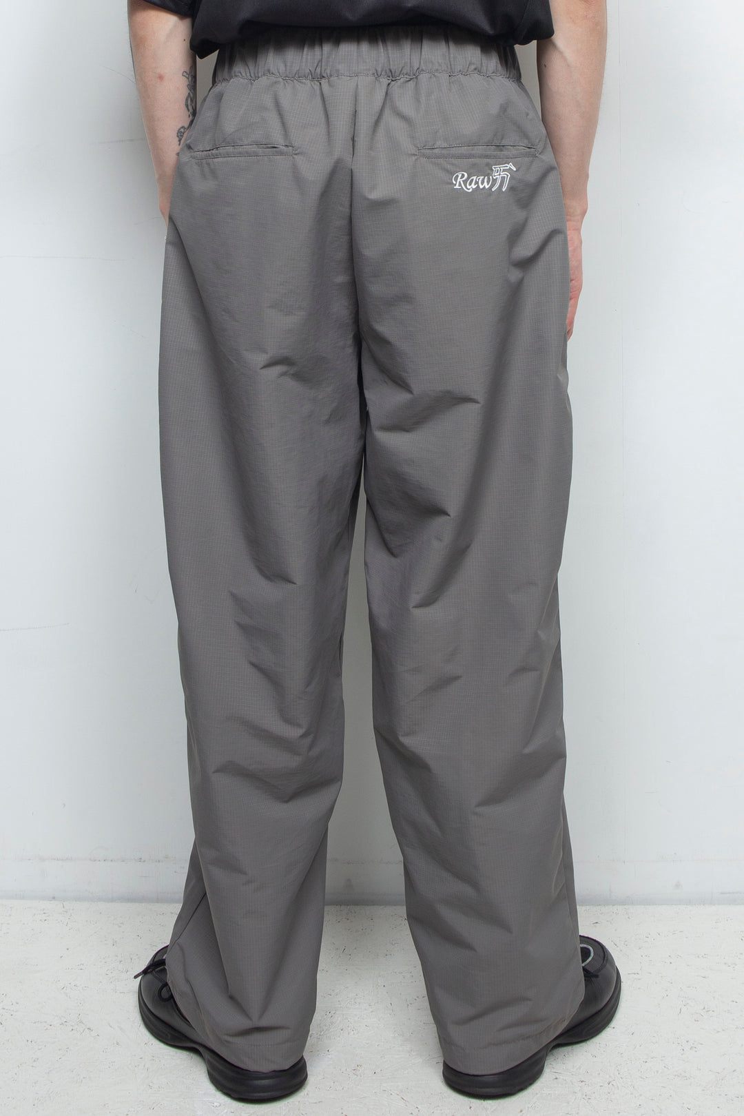 RAW LOVE NTLON PANTS GRAY