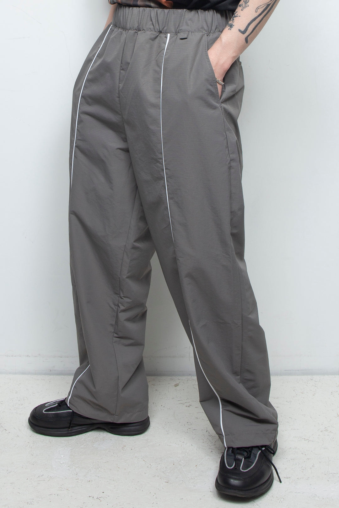 RAW LOVE NTLON PANTS GRAY