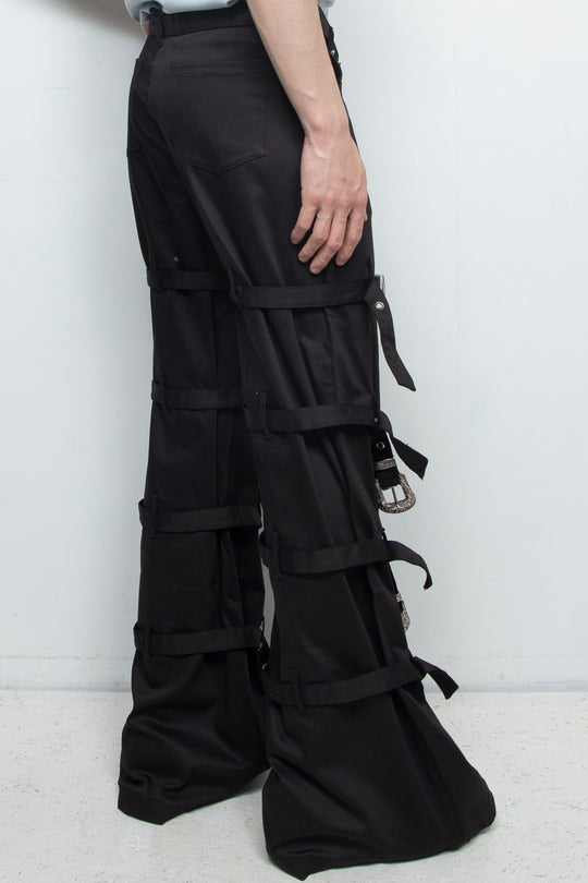 Metal buckle pants