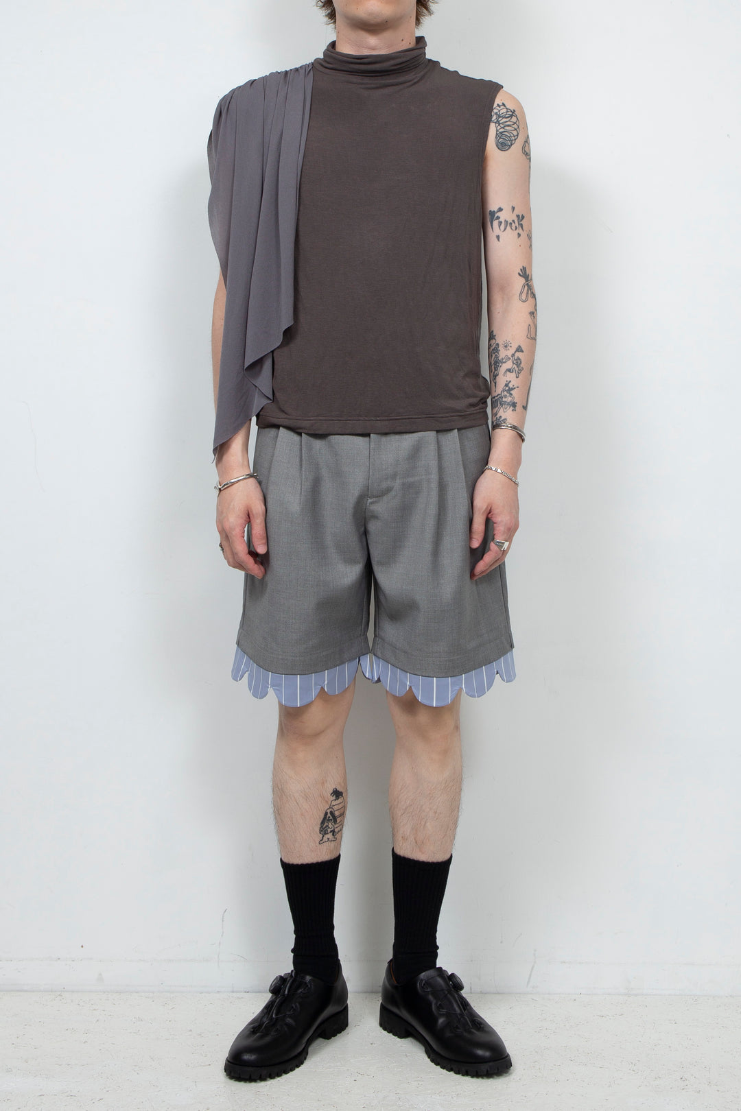 Two tone ribbon high neck vest Gray