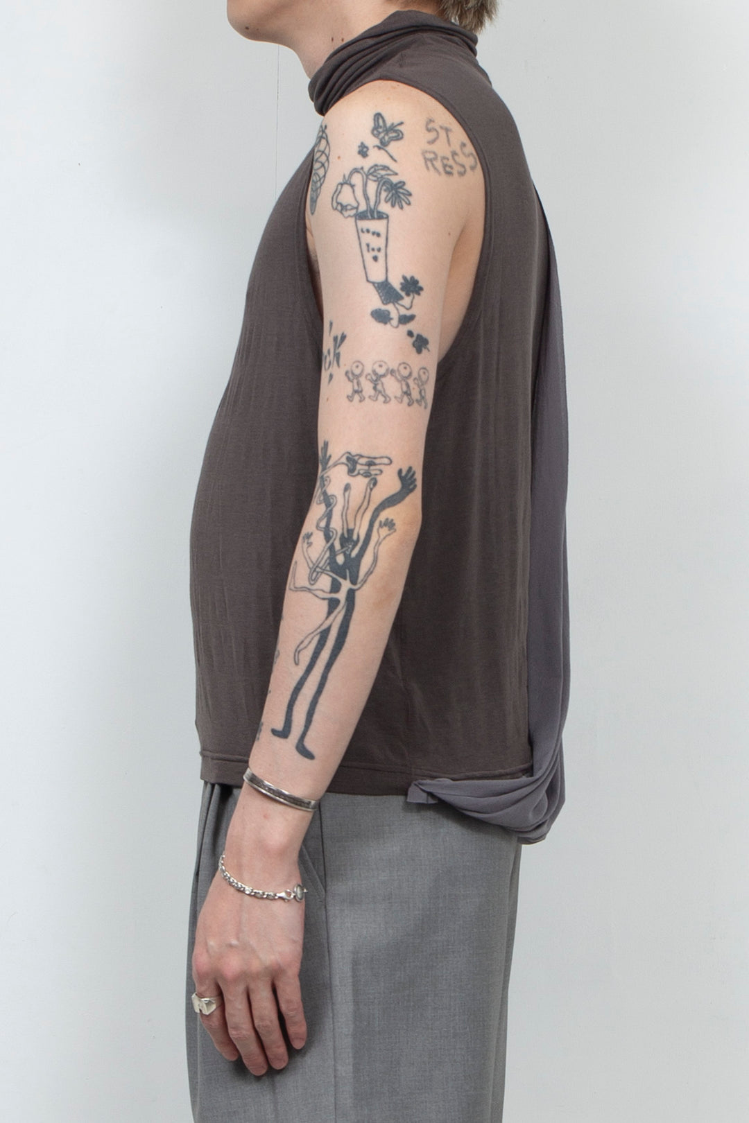 Two tone ribbon high neck vest Gray