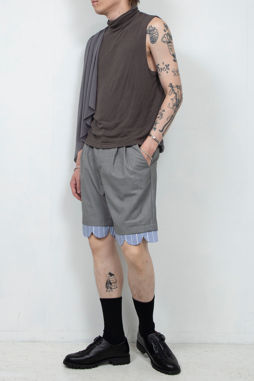 Two tone ribbon high neck vest Gray