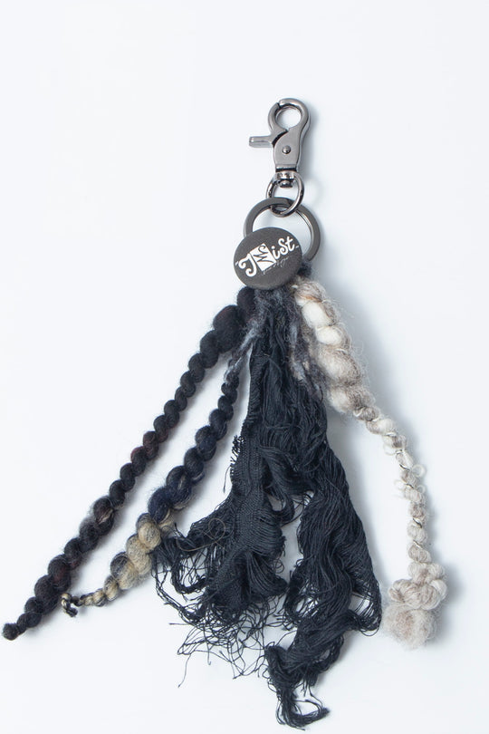 TΣist YARN KEY RING