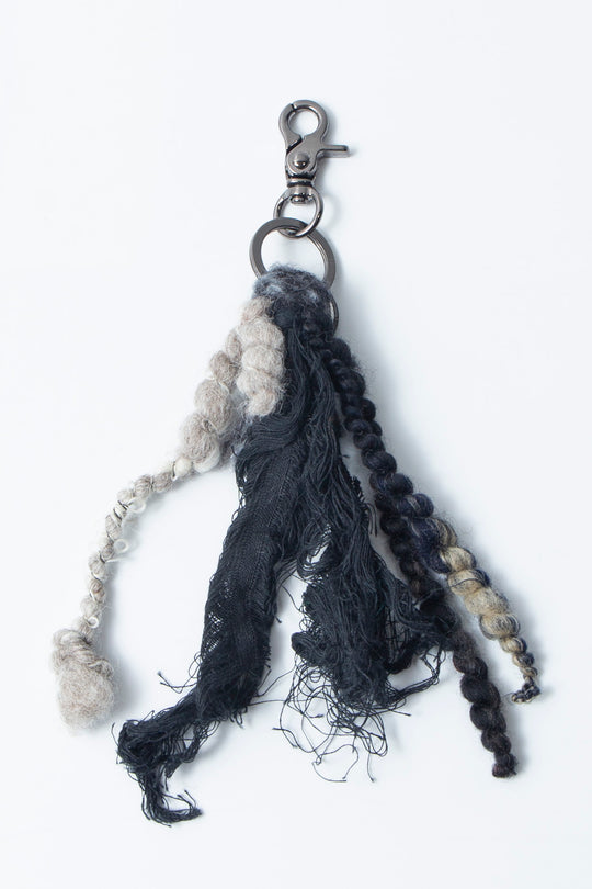 TΣist YARN KEY RING