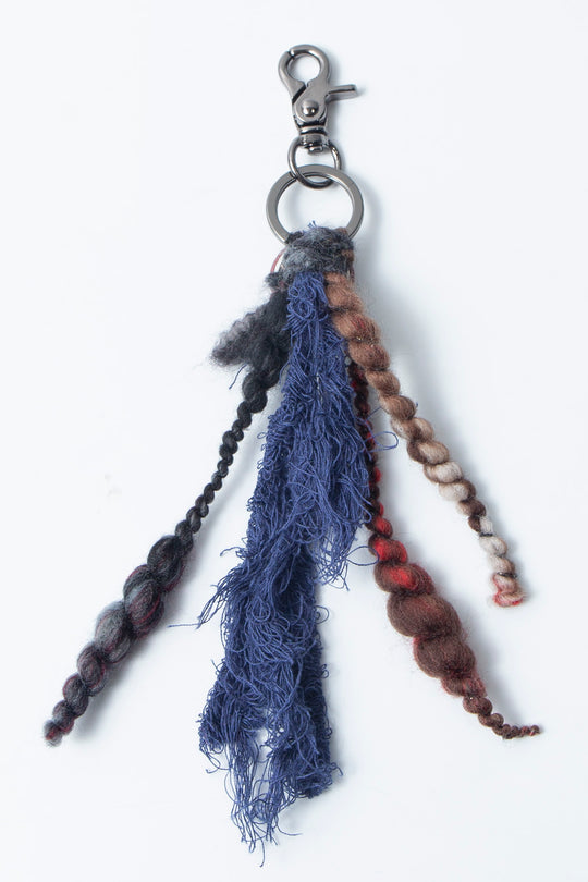 TΣist YARN KEY RING