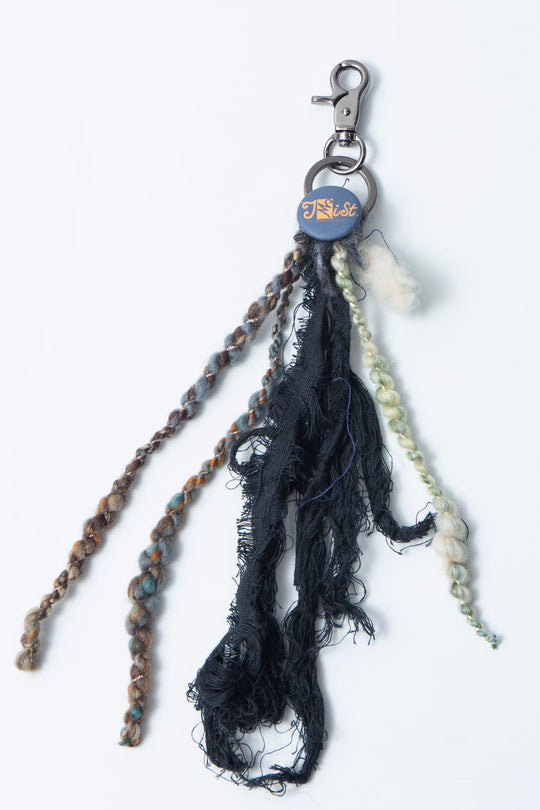 TΣist YARN KEY RING