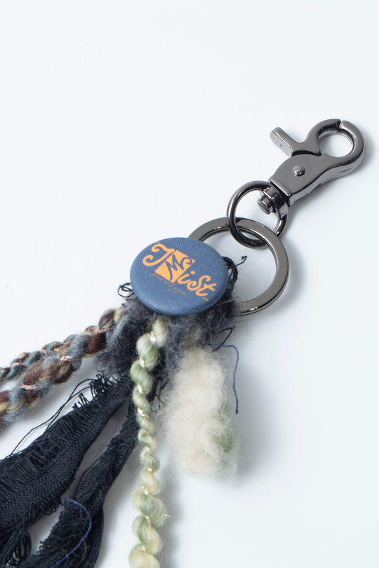 TΣist YARN KEY RING