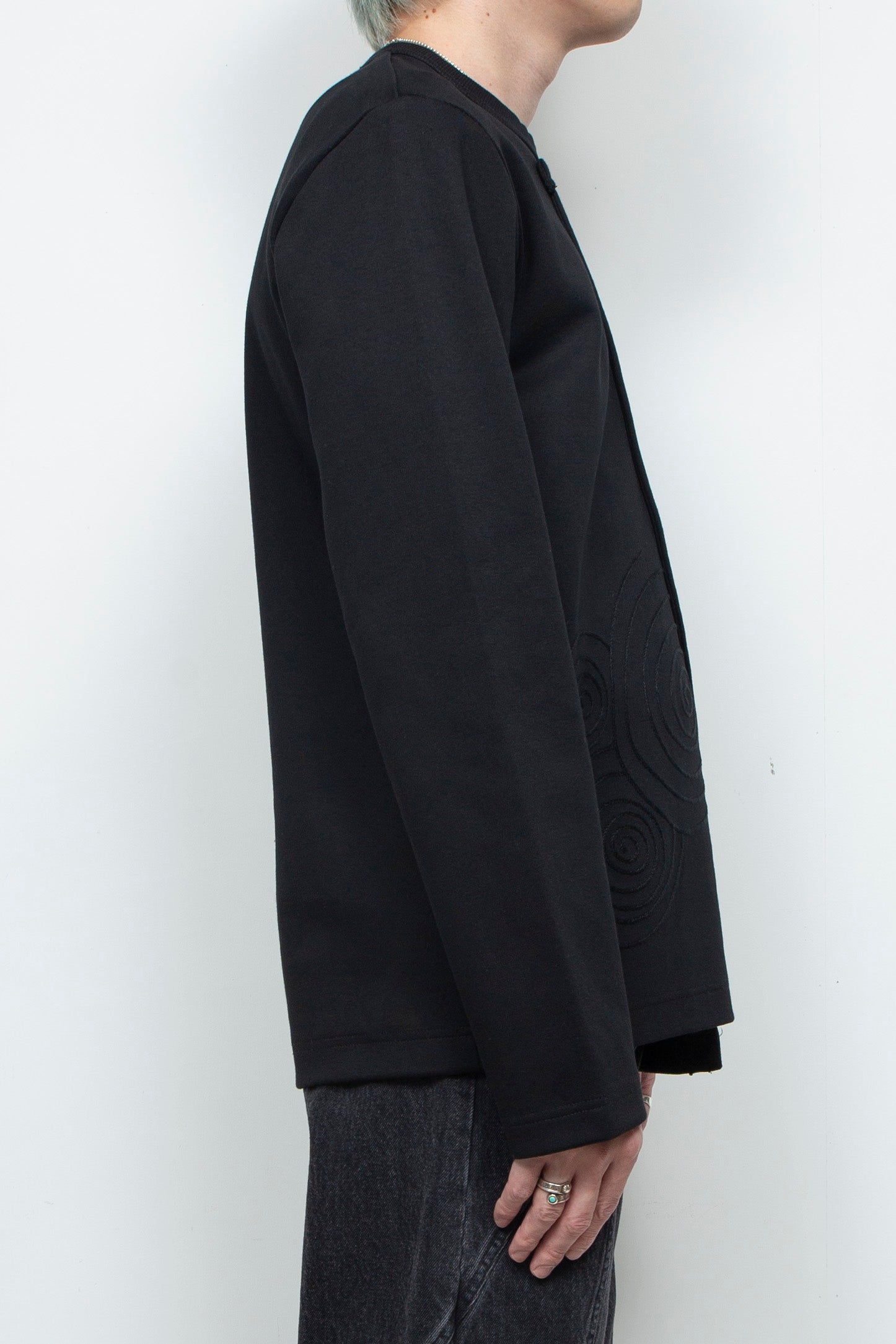 マイストラーダ 新品未使用 エンブロイダリーロンパース 黒 マイストラーダ 新品未使用 エンブロイダリーロンパース 黒