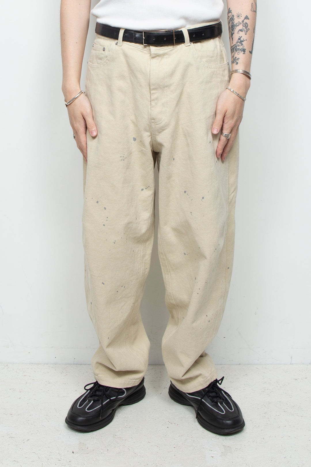 3D-Pattern Frosted Painted Barrel Chino Pants ECRU