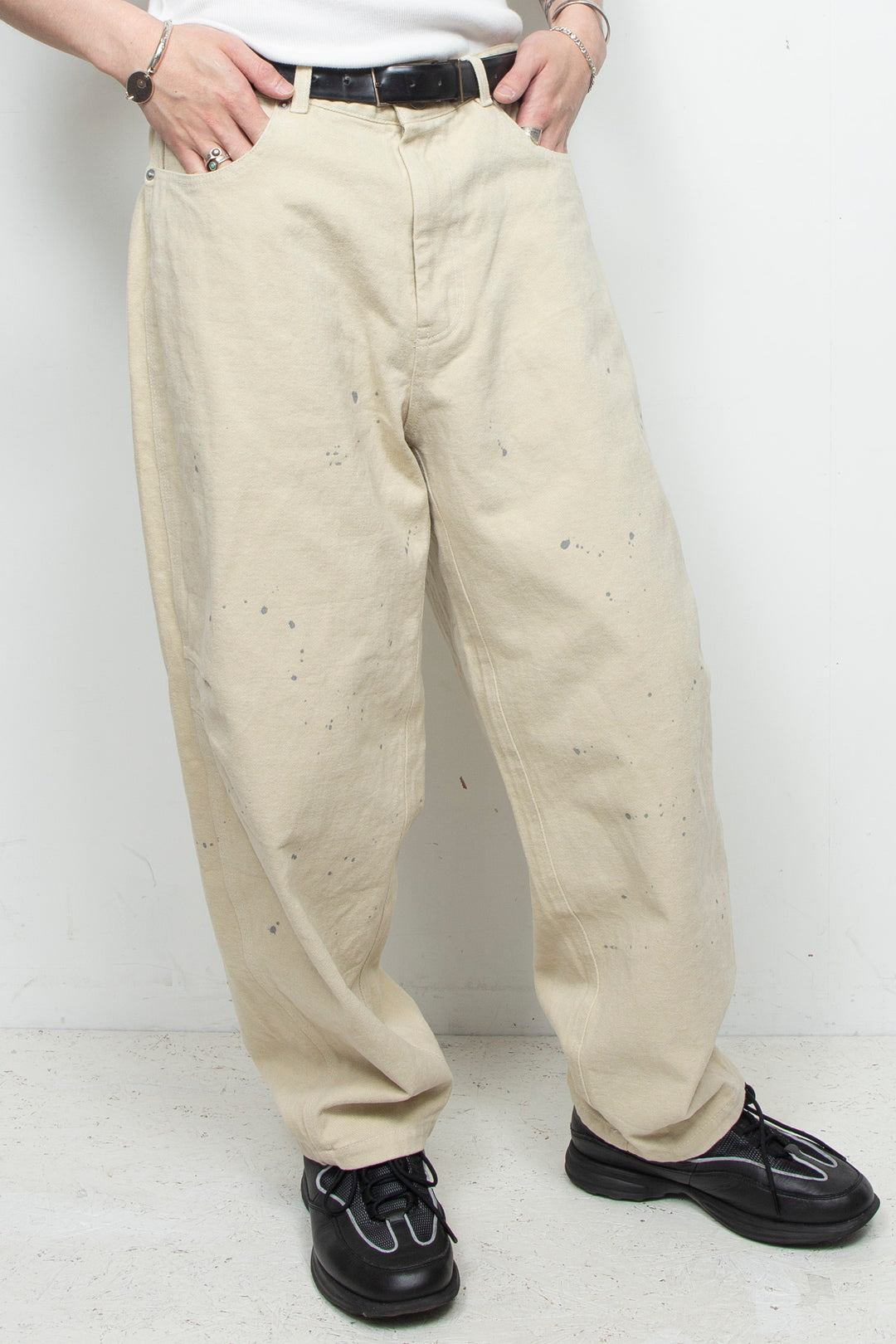 3D-Pattern Frosted Painted Barrel Chino Pants ECRU