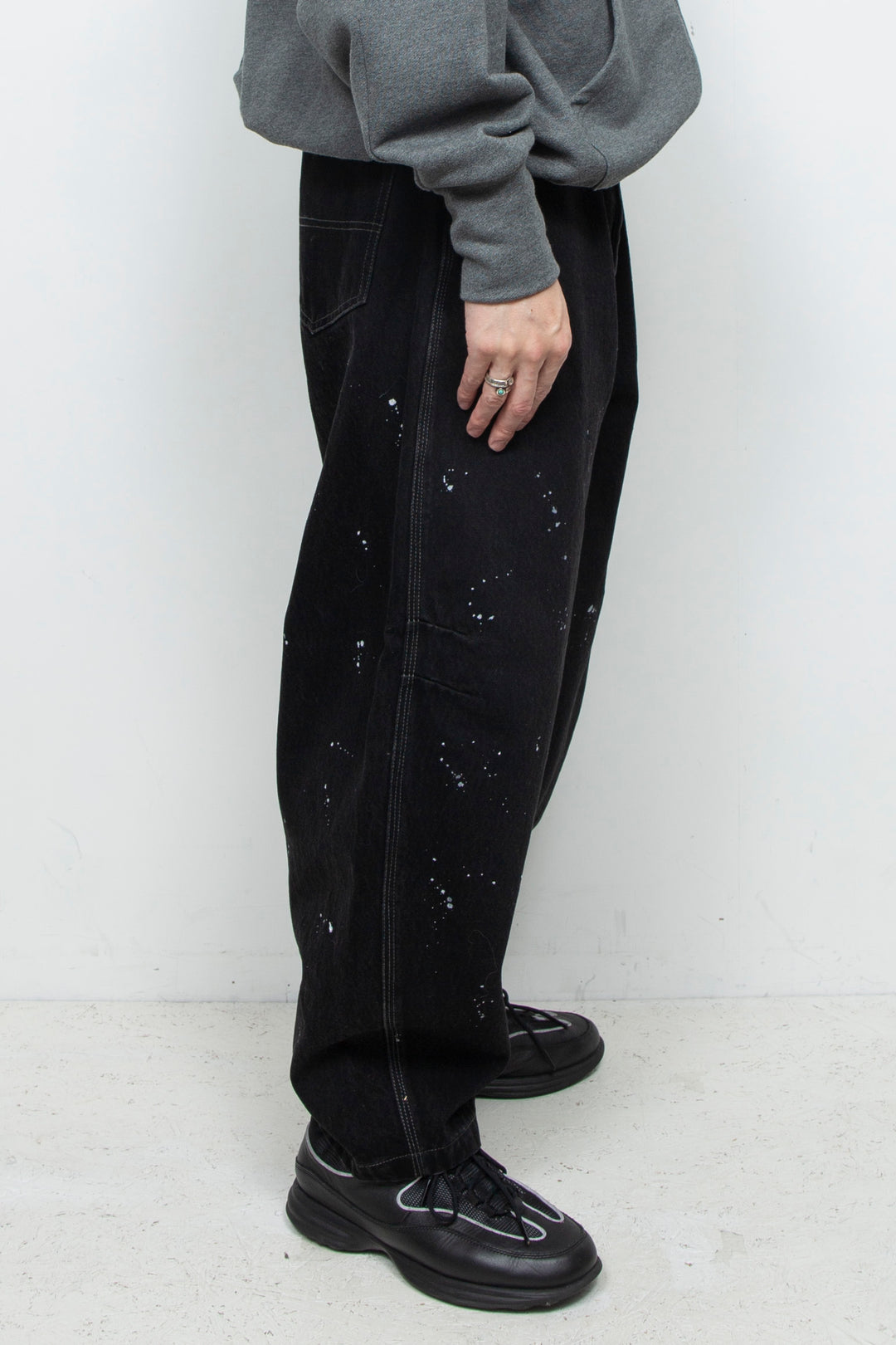 3D-Inertia Pattern Frosted Painted Barrel Denim BLACK