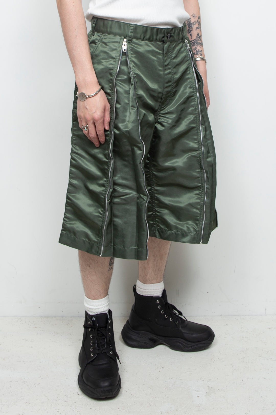 Zipper nylon baggy shorts Khaki