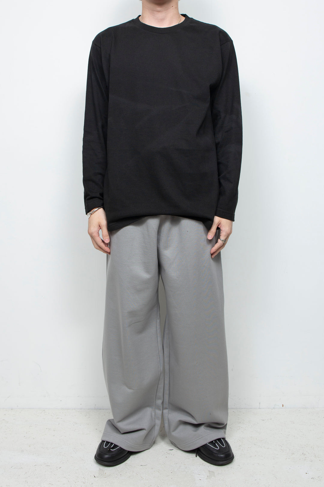 MANTIS SWEAT PANTS GRAY
