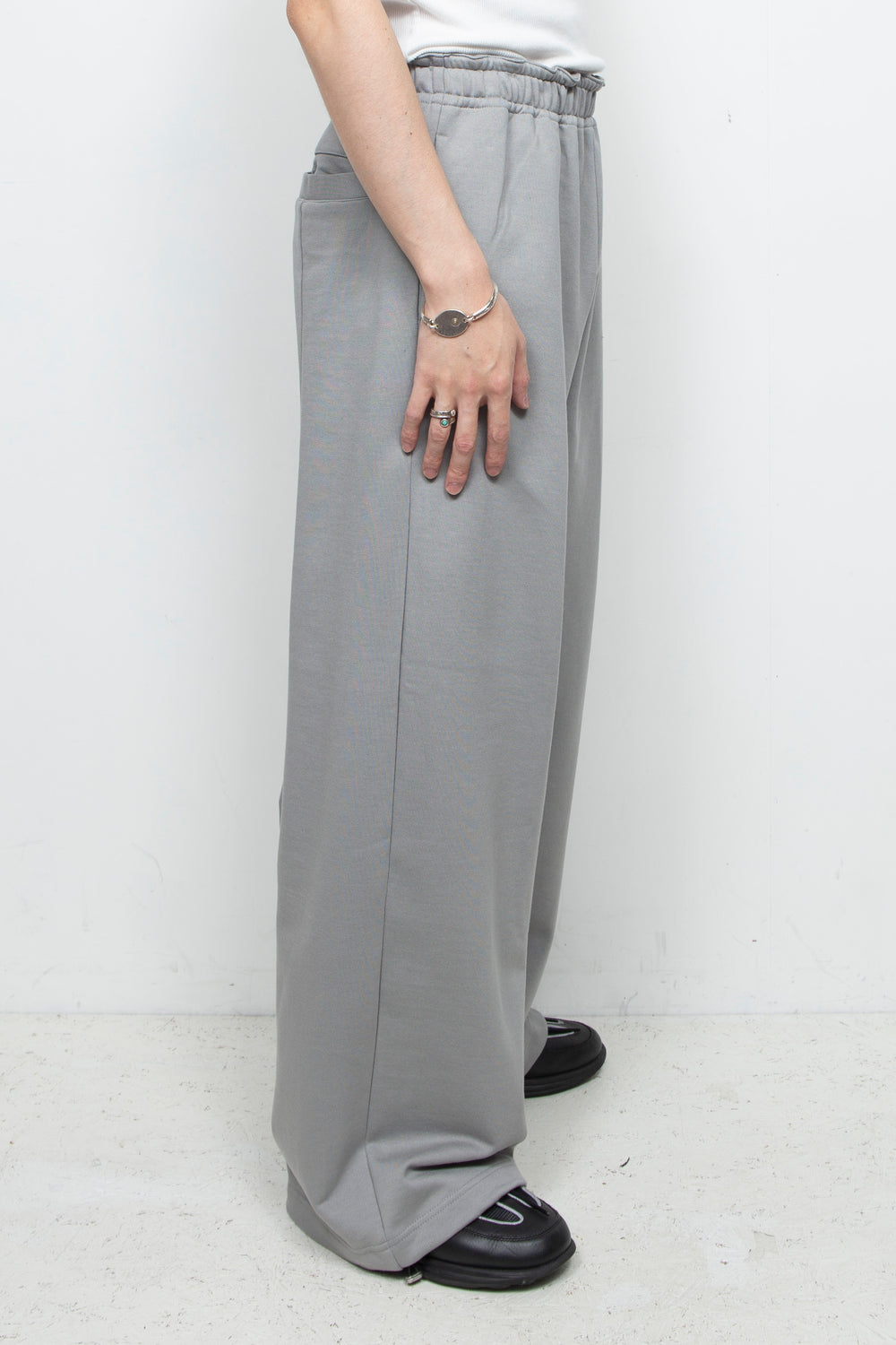 MANTIS SWEAT PANTS GRAY