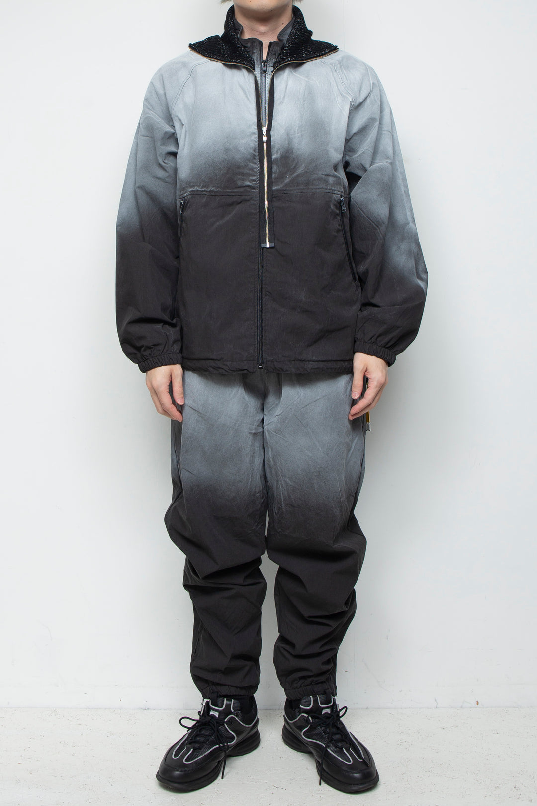 SPRAY PIGMENT-DYED BALACLAVA JACKET BLACK