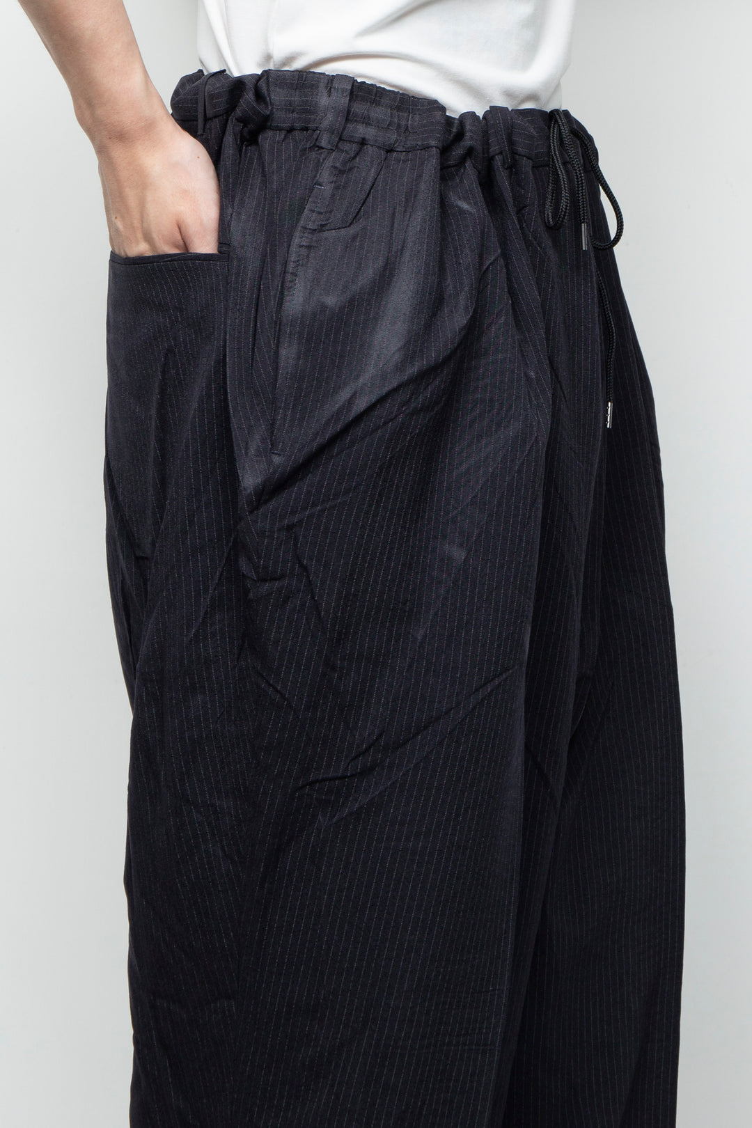 CORBUSIER: FIVE POINTS TROUSERS NAVY