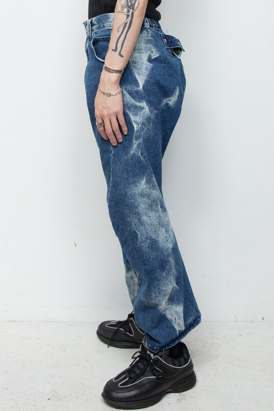 3D CUT DENIM IRREGULAR BLEACH