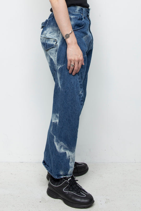 3D CUT DENIM IRREGULAR BLEACH