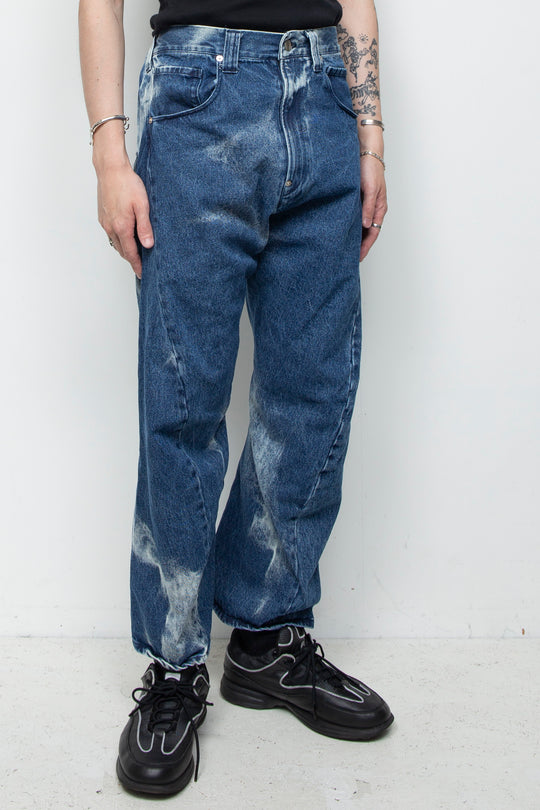 3D CUT DENIM IRREGULAR BLEACH