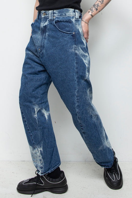 3D CUT DENIM IRREGULAR BLEACH