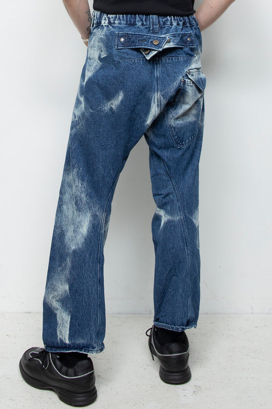 3D CUT DENIM IRREGULAR BLEACH